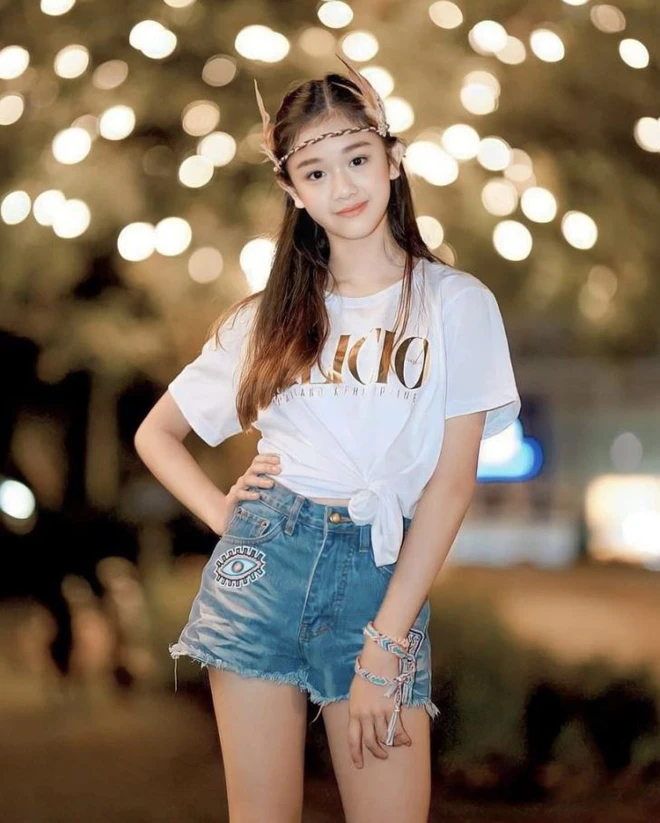 Nhan sắc đẹp như tranh vẽ của tiểu thư showbiz, camera cận mặt cũng phải "đầu h&agrave;ng" - Ảnh 9.