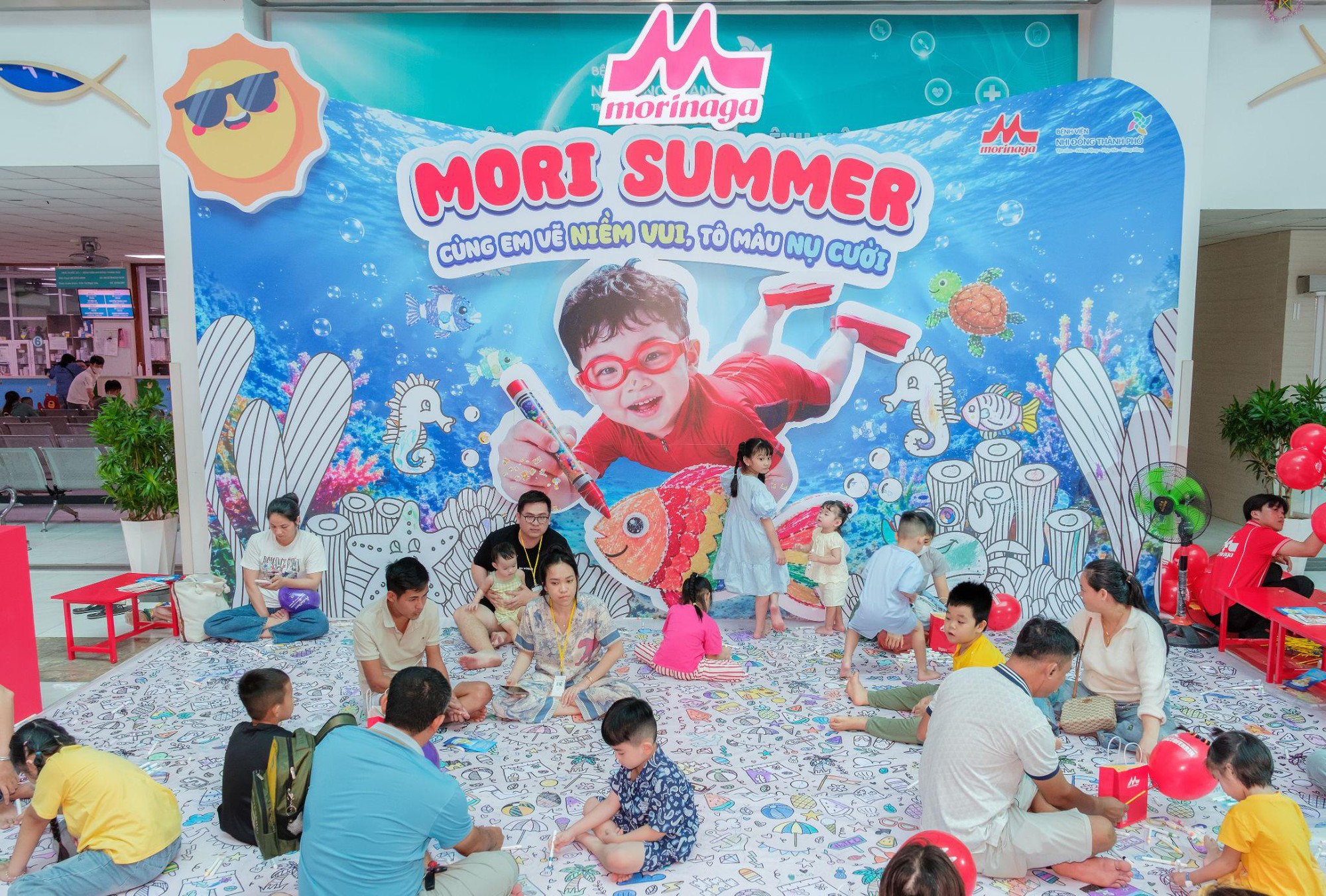 MoriSummer: Nơi hàng ngàn nụ cười bệnh nhi được “tô màu” - Ảnh 1.