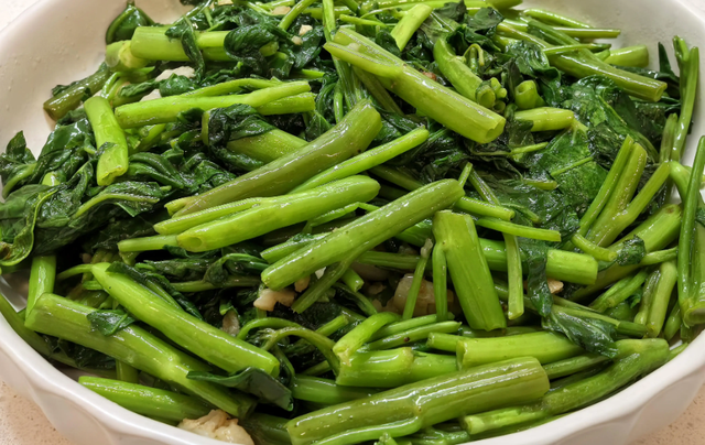 Mùa hè, thứ cần "dọn dẹp" nhất không phải mạch máu mà là đường ruột: 3 loại rau đúng mùa càng ăn càng nhẹ bụng, mát người - Ảnh 5.