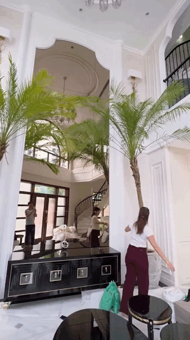"Nam thần showbiz" sở hữu BĐS bạc tỷ: Bỏ căn hộ tầng cao xuống ở nh&agrave; mặt đất, g&oacute;c n&agrave;o cũng đẹp lộng lẫy- Ảnh 5.