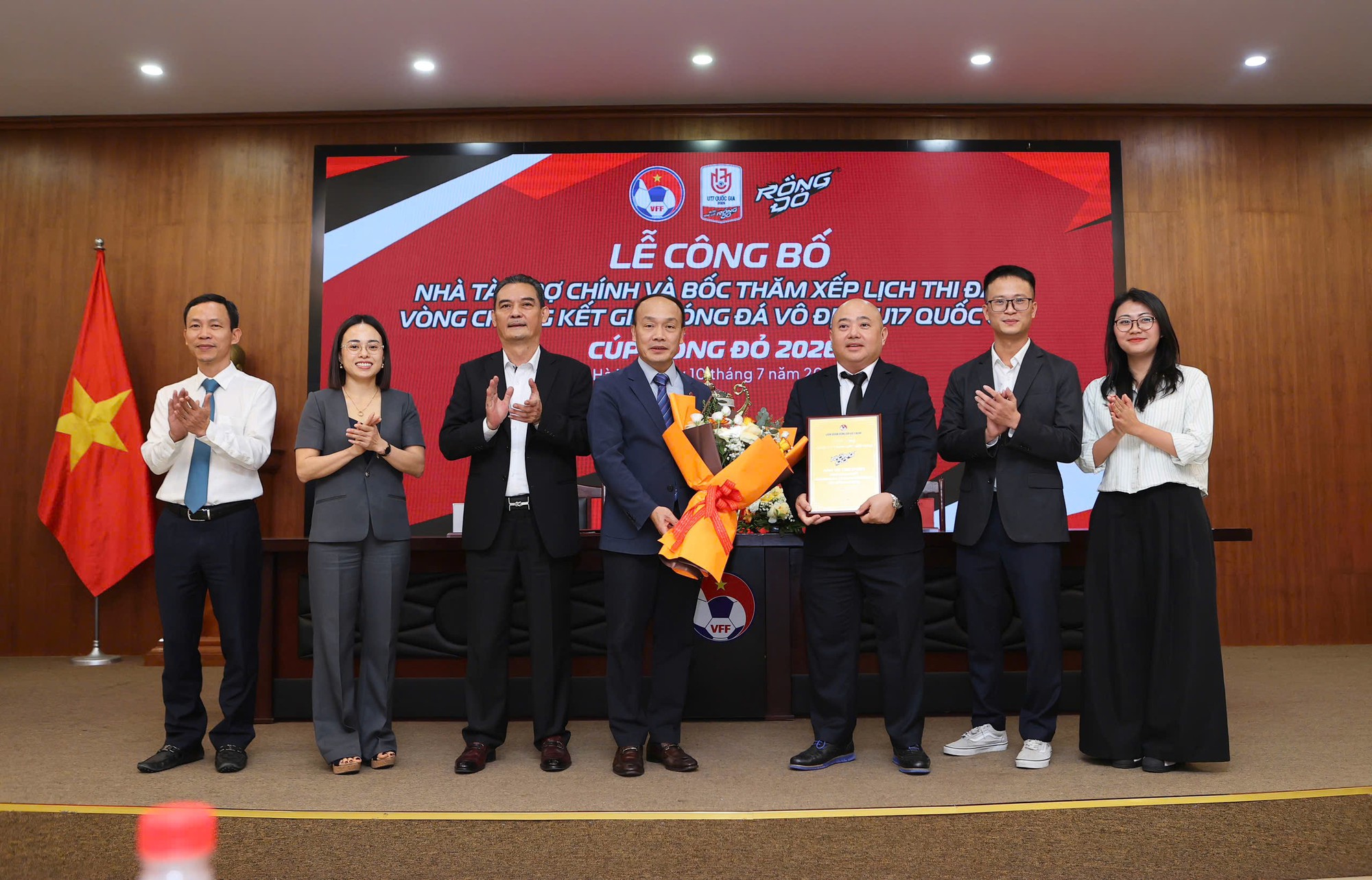Bốc thăm VCK U17 Quốc gia 2026: Lộ diện các bảng đấu, Hà Nội rộng cửa bảo vệ ngôi vương- Ảnh 1.