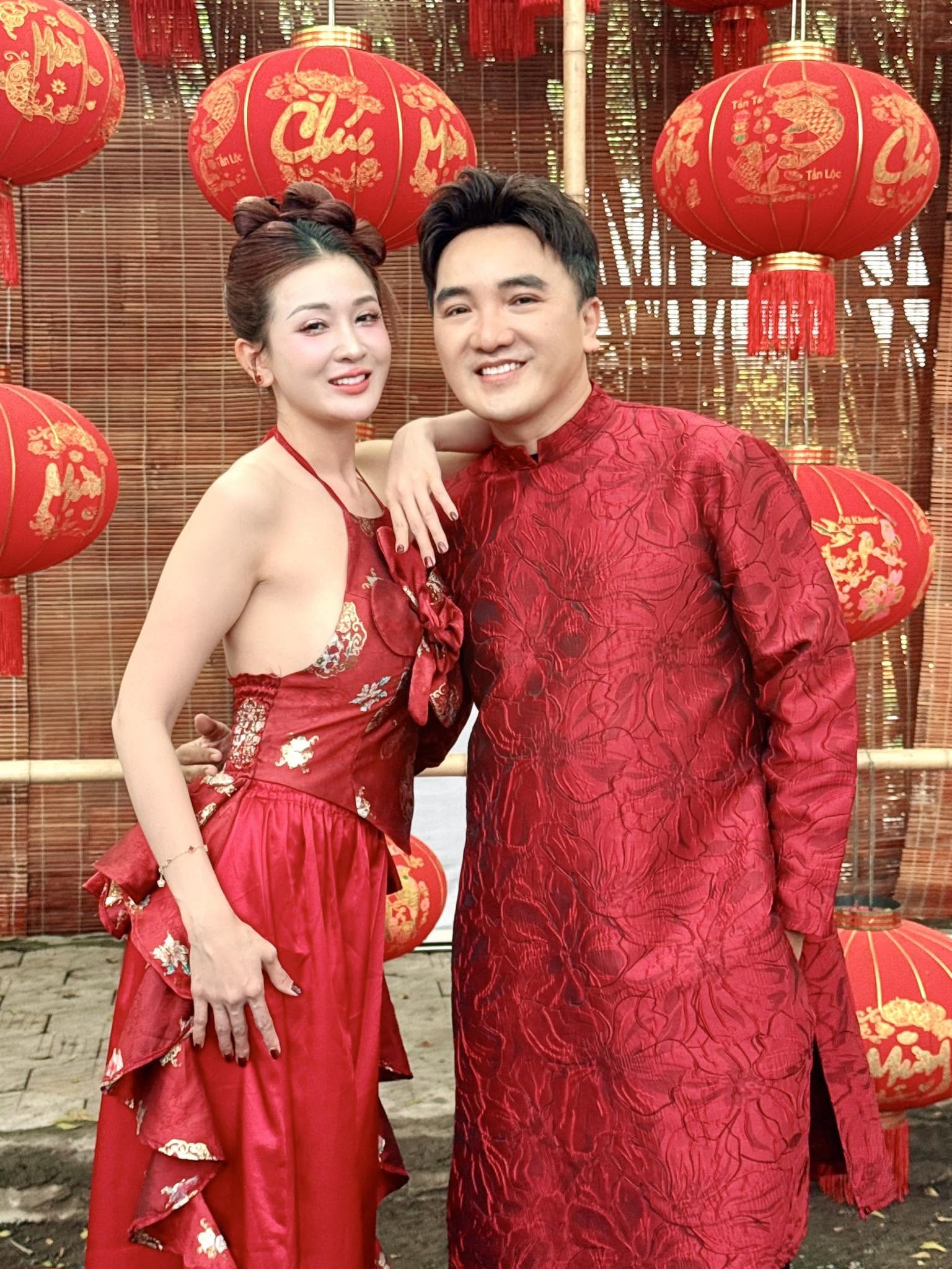 Nam ca sĩ mua kh&aacute;ch sạn 6 tầng l&agrave;m nh&agrave;, cưới vợ vừa đẹp, vừa nhẫn nhịn, bỏ rượu ch&egrave;, sống tu tập- Ảnh 7.