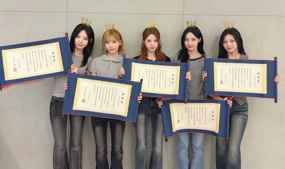 Nh&oacute;m nhạc v&ocirc; danh l&agrave; kỳ t&iacute;ch mới của showbiz: Nhạc l&ecirc;n Top 1 cả nước, danh tiếng thăng hạng ch&oacute;ng mặt - Ảnh 8.