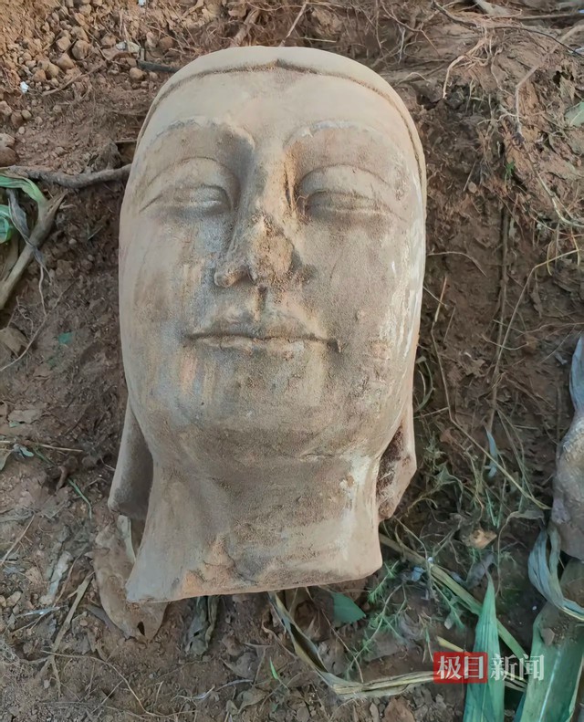 Đ&agrave;o đất, người d&acirc;n ph&aacute;t hiện khối đ&aacute; c&oacute; h&igrave;nh th&ugrave; kỳ lạ, chuy&ecirc;n gia x&aacute;c nhận b&aacute;u vật 1.400 năm tuổi- Ảnh 1.