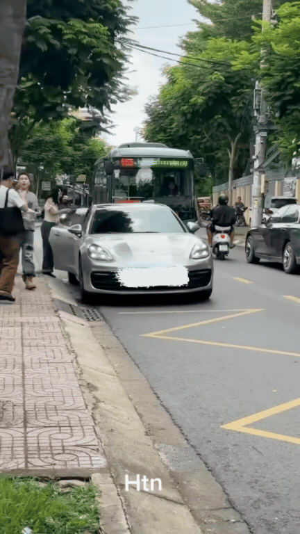 Nam ca sĩ Việt l&aacute;i Porsche đi giao thịt kho: Nổi tiếng sau 1 hit, loay hoay 8 năm chưa thể &ldquo;tho&aacute;t v&ograve;ng&rdquo; - Ảnh 1.