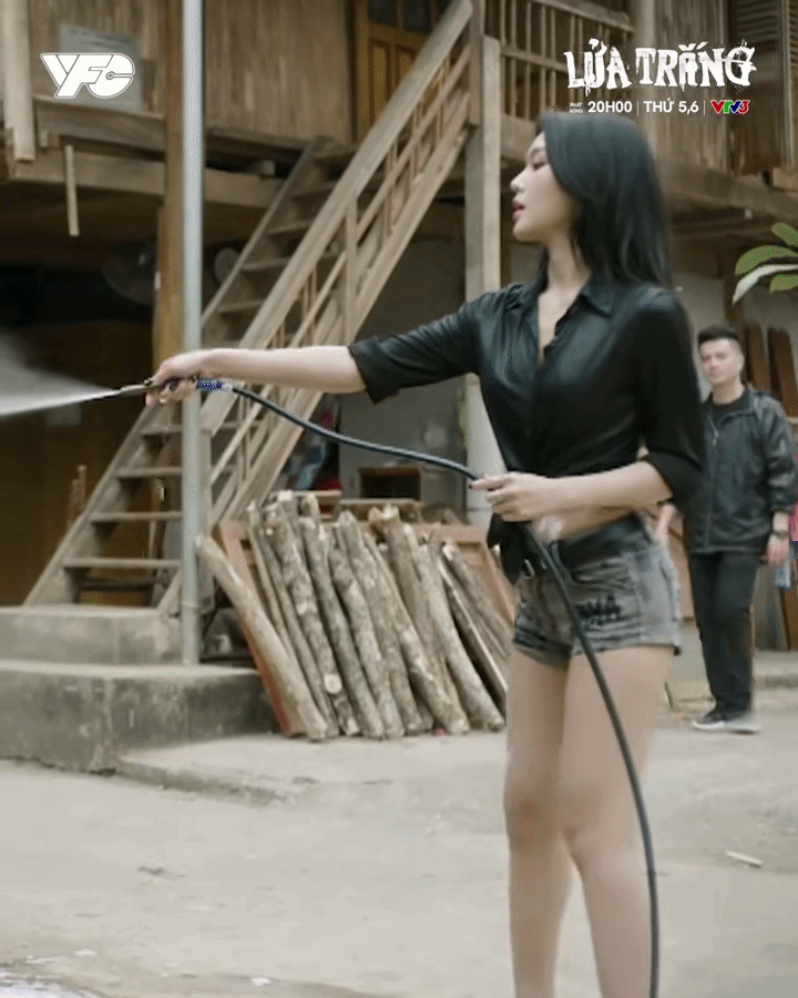 Mỹ nh&acirc;n trong phim h&igrave;nh sự giờ v&agrave;ng được khen "hay ngay từ tập 1": Cảnh rửa xe khiến triệu người m&ecirc; mẩn, sắc v&oacute;c kh&ocirc;ng thua g&igrave; Hoa hậu- Ảnh 1.