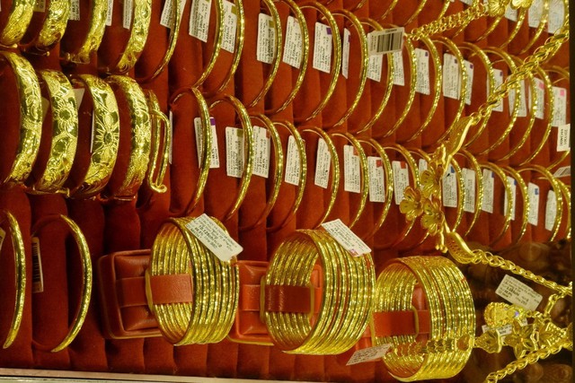 Giá vàng bất ngờ đảo chiều trong sáng nay- Ảnh 1.