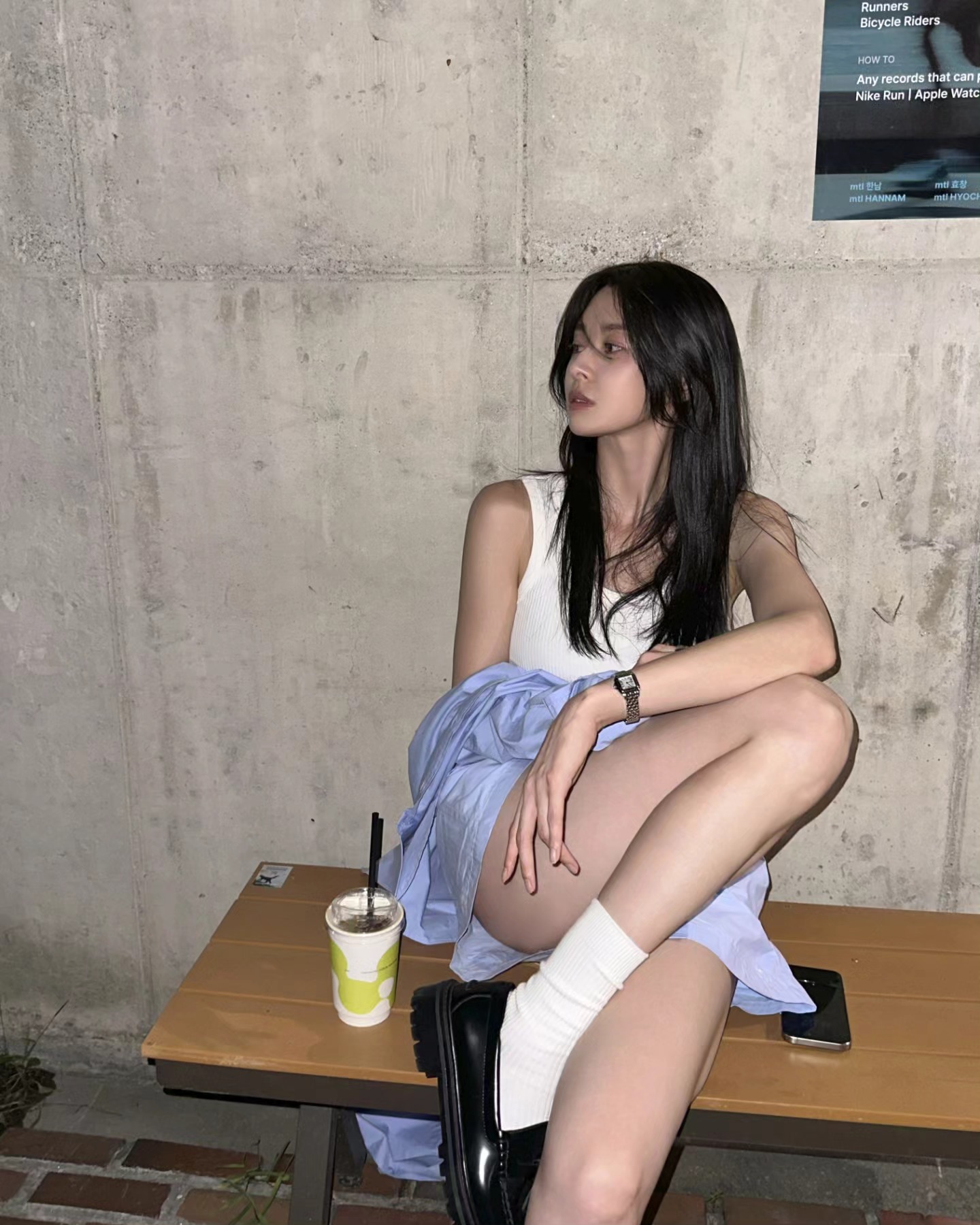 T&igrave;nh tin đồn của Lee Jong Suk từng khoe body cực phẩm tr&ecirc;n đường phố Việt Nam, visual khiến ai đứng cạnh cũng dễ bị lu mờ- Ảnh 19.