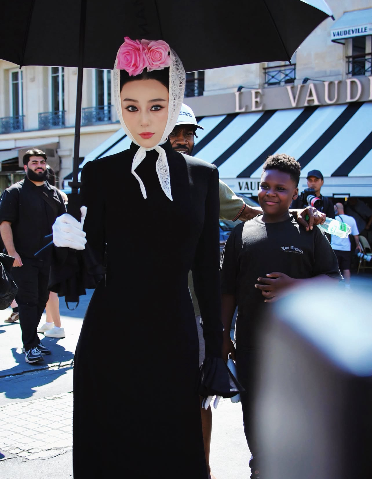 "Nữ ho&agrave;ng thảm đỏ" Phạm Băng Băng xuống phong độ: Đắt show tại Haute Couture Week 2026 nhưng hiệu ứng kh&ocirc;ng c&ograve;n như xưa- Ảnh 8.