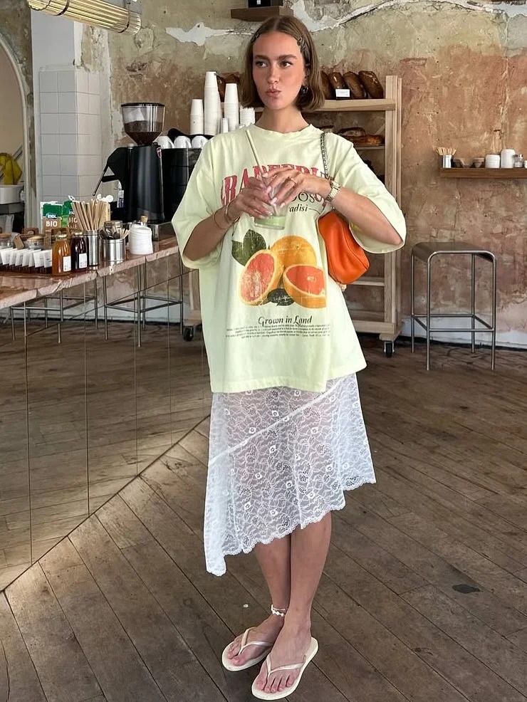 12 outfit với &aacute;o thun đơn giản nhưng mặc l&ecirc;n ai cũng khen c&oacute; gu- Ảnh 13.