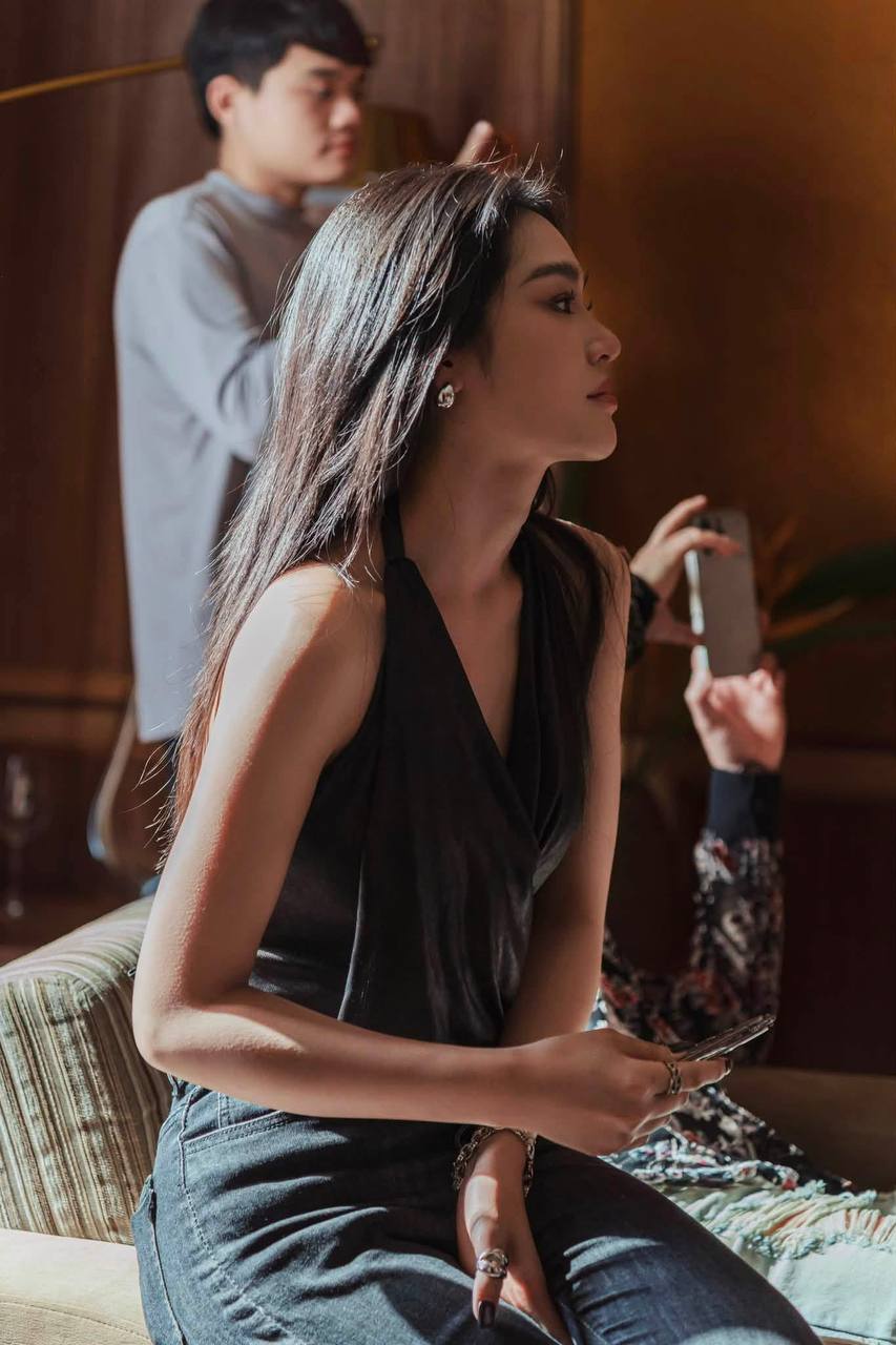 Mỹ nh&acirc;n trong phim h&igrave;nh sự giờ v&agrave;ng được khen "hay ngay từ tập 1": Cảnh rửa xe khiến triệu người m&ecirc; mẩn, sắc v&oacute;c kh&ocirc;ng thua g&igrave; Hoa hậu- Ảnh 4.