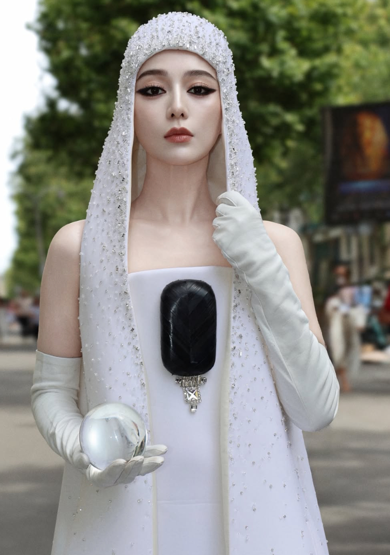 "Nữ ho&agrave;ng thảm đỏ" Phạm Băng Băng xuống phong độ: Đắt show tại Haute Couture Week 2026 nhưng hiệu ứng kh&ocirc;ng c&ograve;n như xưa- Ảnh 14.