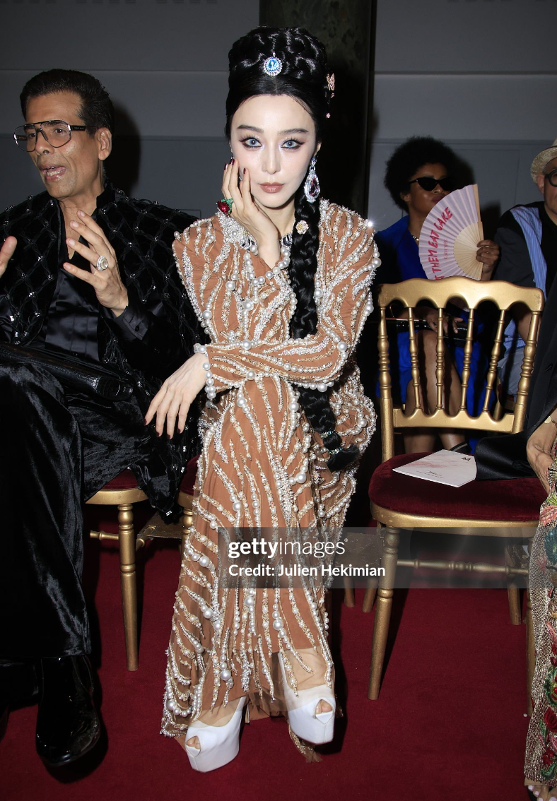 "Nữ ho&agrave;ng thảm đỏ" Phạm Băng Băng xuống phong độ: Đắt show tại Haute Couture Week 2026 nhưng hiệu ứng kh&ocirc;ng c&ograve;n như xưa- Ảnh 6.