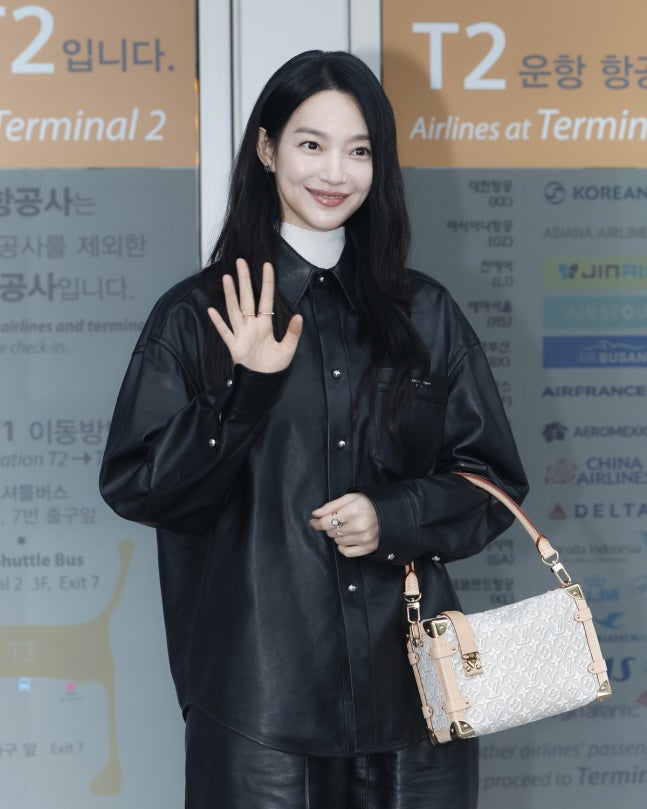 Vẻ ngo&agrave;i của Shin Min Ah sau nửa năm cưới Kim Woo Bin- Ảnh 2.