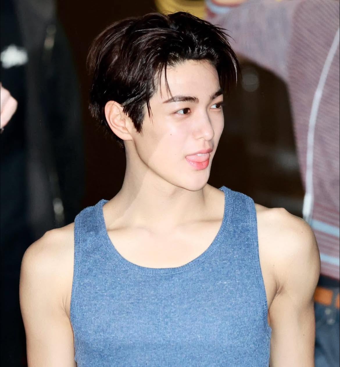 Thi&ecirc;n t&agrave;i gương mặt mới xuất hiện ở showbiz: VĐV bơi lội từ bỏ ước mơ để l&agrave;m ca sĩ, nhan sắc sinh ra để nổi tiếng - Ảnh 9.