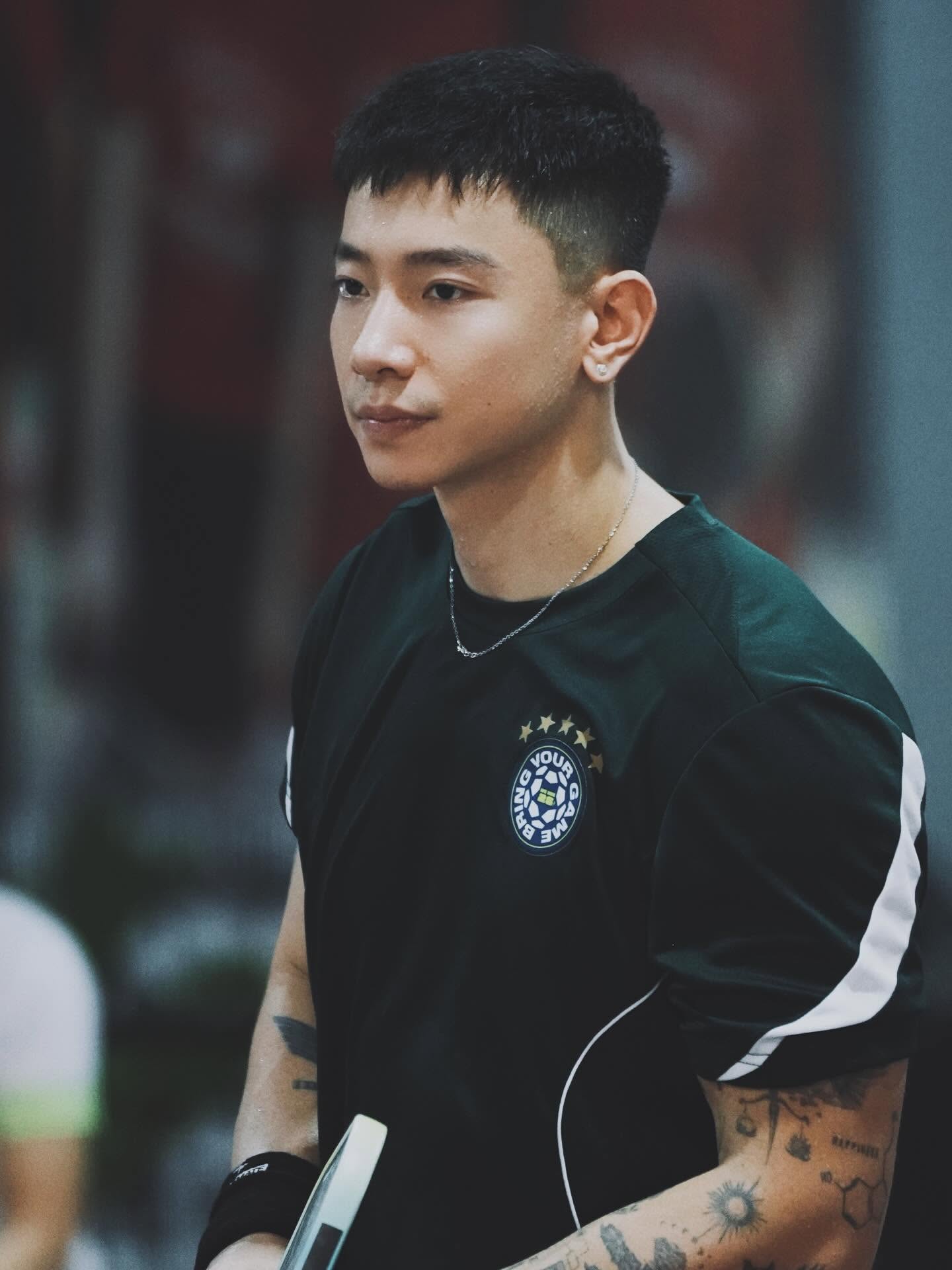 Lộ clip Phương Anh Đ&agrave;o tận tay đ&uacute;t đồ ăn, th&acirc;n thiết với bạn trai Hương Giang- Ảnh 5.