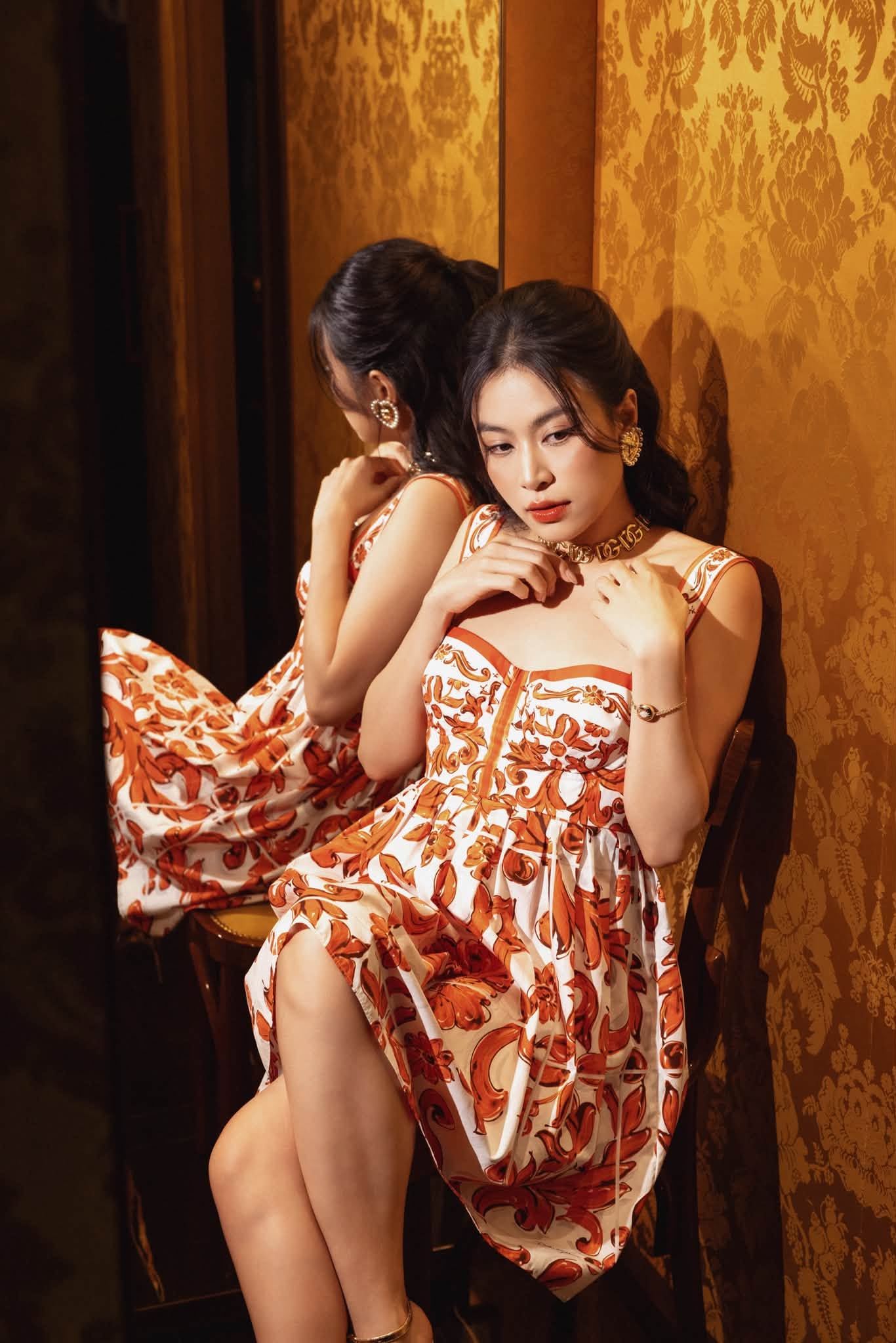 Ho&agrave;ng Thuỳ Linh thu h&uacute;t mọi &aacute;nh nh&igrave;n khi đứng cạnh Thanh Thuỷ- Ảnh 1.