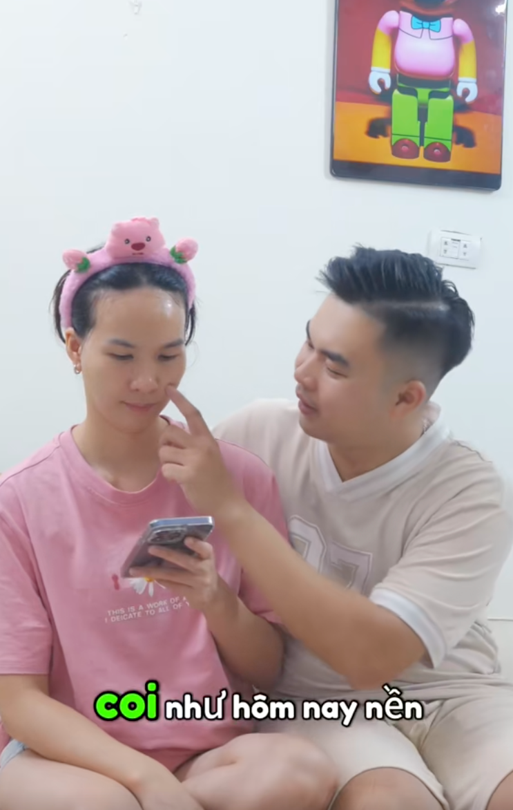 Anh chồng bước ra từ tiểu thuyết: Tự học make up để trang điểm cho vợ, m&agrave;n "lột x&aacute;c" của c&ocirc; vợ mới khiến hội chị em xu&yacute;t xoa- Ảnh 4.