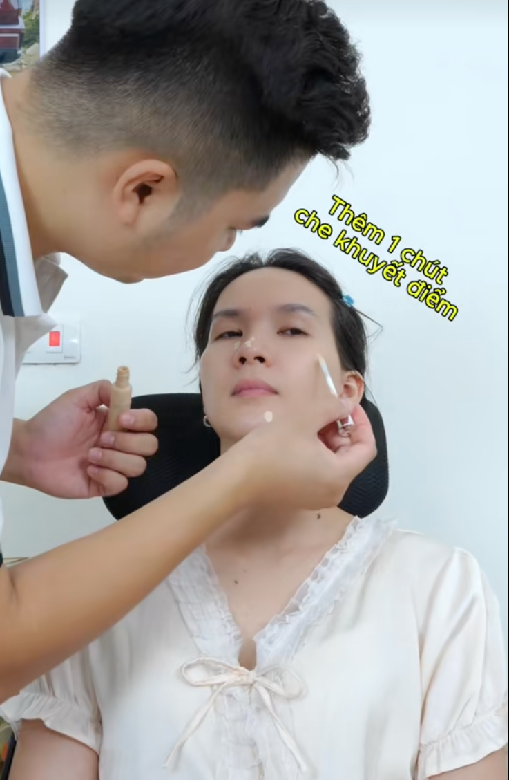 Anh chồng bước ra từ tiểu thuyết: Tự học make up để trang điểm cho vợ, m&agrave;n "lột x&aacute;c" của c&ocirc; vợ mới khiến hội chị em xu&yacute;t xoa- Ảnh 6.