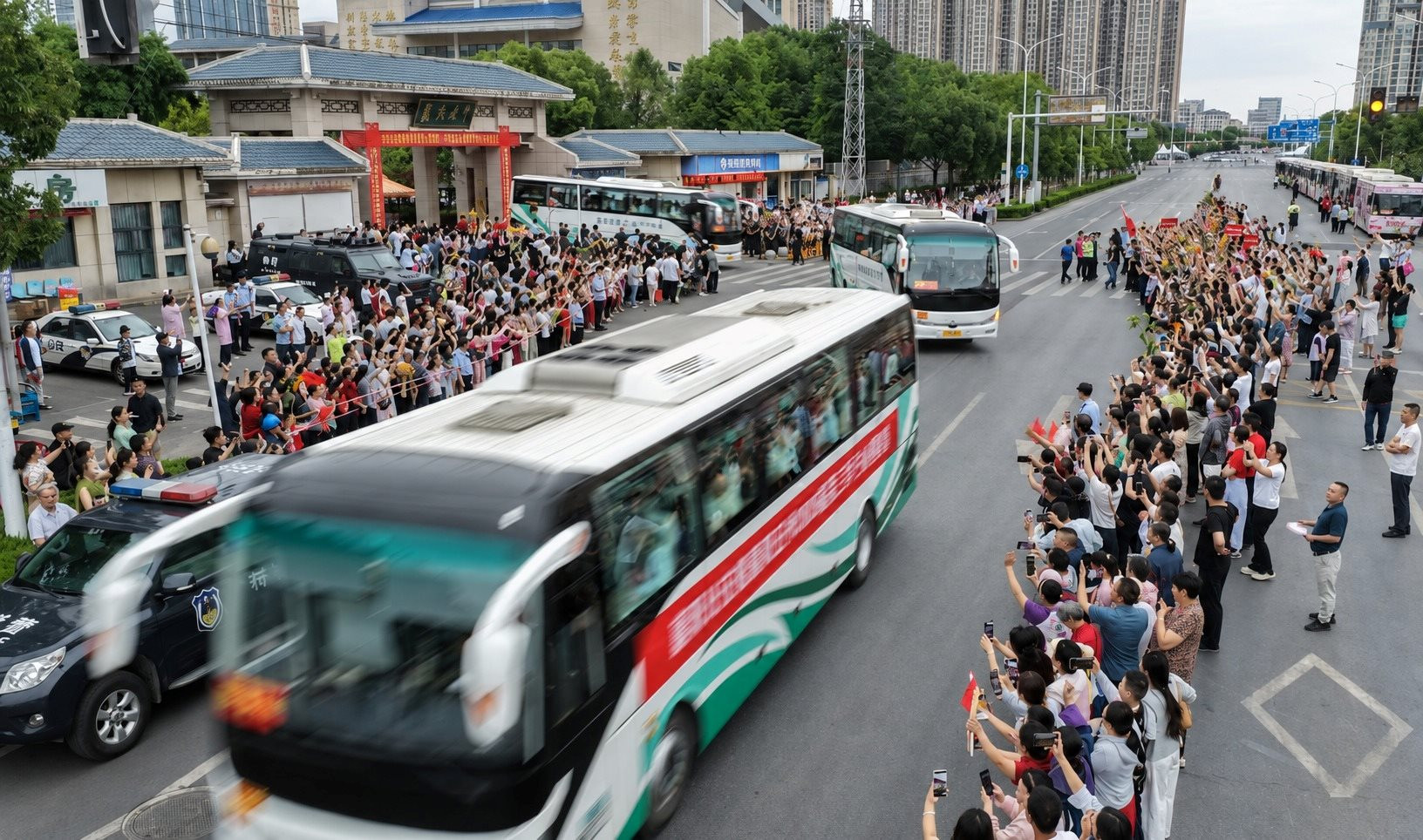 Kh&ocirc;ng c&oacute; chuyện thi lại nếu gian lận: Trung Quốc xử l&yacute; cực nghi&ecirc;m mọi vi phạm trong kỳ thi quan trọng nhất- Ảnh 2.