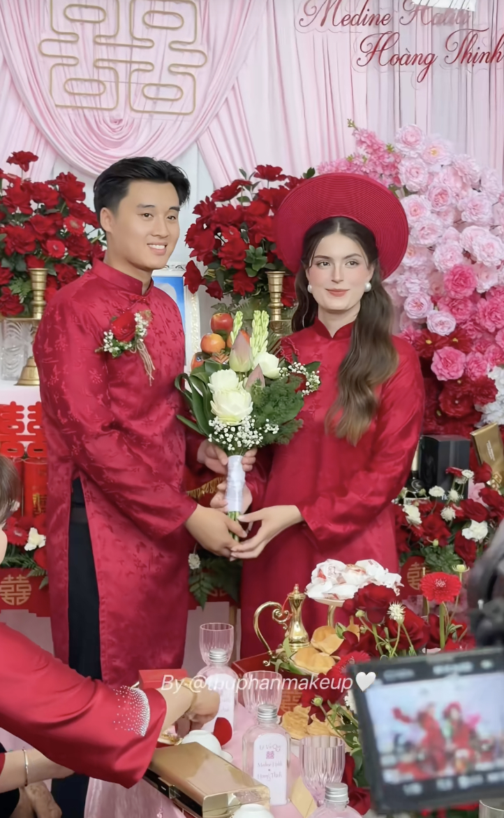 C&ocirc; d&acirc;u người Đức diện &aacute;o d&agrave;i Việt trong lễ cưới với ch&agrave;ng trai Cần Thơ, nhan sắc h&uacute;t 6 triệu người - Ảnh 6.