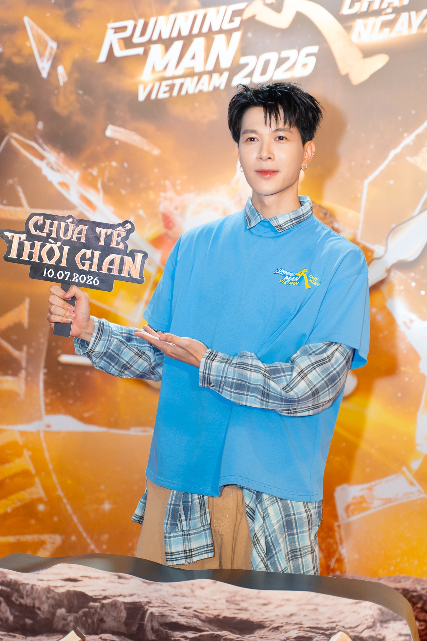 Thảm đỏ hot tối nay: Lan Ngọc chiếm spotlight trong ng&agrave;y Trấn Th&agrave;nh vắng mặt, V&otilde; Điền Gia Huy chịu thua trước mỹ nam n&agrave;y- Ảnh 3.