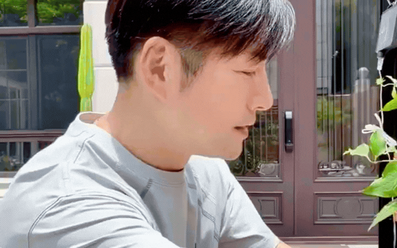 Yêu hoa và làm vườn: Hành trình chữa lành tâm hồn của Nghiêm Khoan - Ảnh 1.