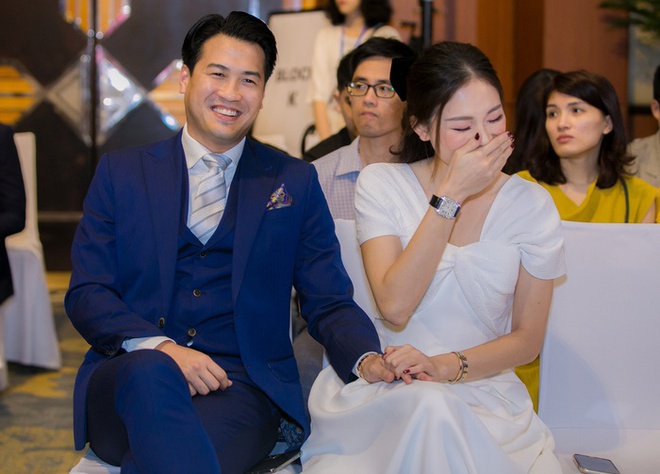 Mỹ nhân Việt cưới Phó TGĐ tập đoàn nghìn tỷ: Đám cưới đẹp như cổ tích, sống trong bạch dinh đắt đỏ- Ảnh 2.