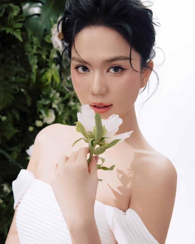 X&ocirc;n xao khoảnh khắc Ngọc Trinh đi chụp ảnh cưới- Ảnh 4.