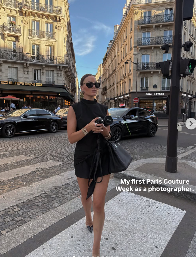Nữ nhiếp ảnh gia ngầu nhất fashion week: Vừa x&aacute;ch Herm&egrave;s Birkin vừa t&aacute;c nghiệp, đi l&agrave;m m&agrave; mặc đẹp ngang kh&aacute;ch mời- Ảnh 2.