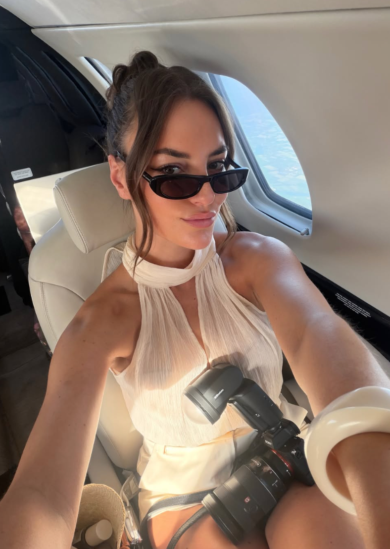 Nữ nhiếp ảnh gia ngầu nhất fashion week: Vừa x&aacute;ch Herm&egrave;s Birkin vừa t&aacute;c nghiệp, đi l&agrave;m m&agrave; mặc đẹp ngang kh&aacute;ch mời- Ảnh 16.