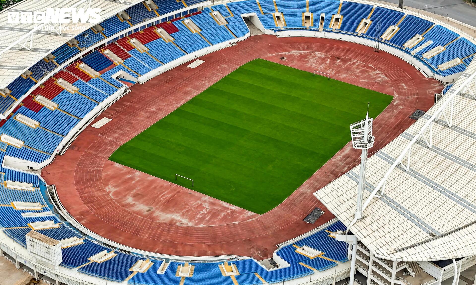 Diện mạo mới của s&acirc;n Mỹ Đ&igrave;nh sau hơn 2 th&aacute;ng cải tạo mặt cỏ giống Old Trafford- Ảnh 3.