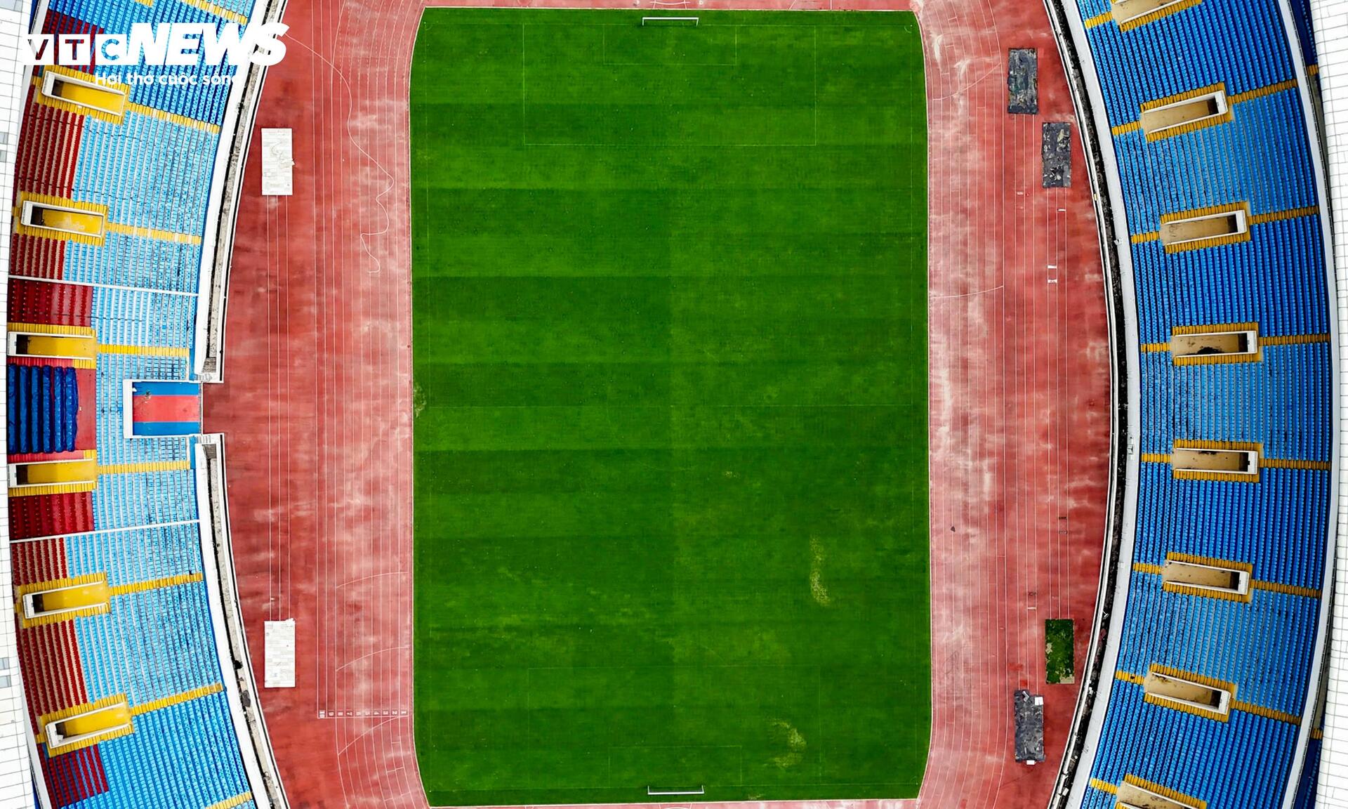 Diện mạo mới của s&acirc;n Mỹ Đ&igrave;nh sau hơn 2 th&aacute;ng cải tạo mặt cỏ giống Old Trafford- Ảnh 6.