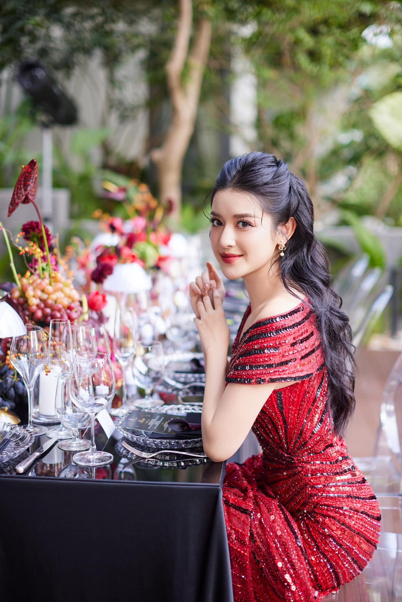 &Aacute; hậu được b&aacute;o Trung khen ngợi l&agrave; "quốc bảo mỹ nữ", lọt Top 100 đề cử Gương mặt đẹp nhất thế giới c&ugrave;ng Jisoo- Ảnh 4.