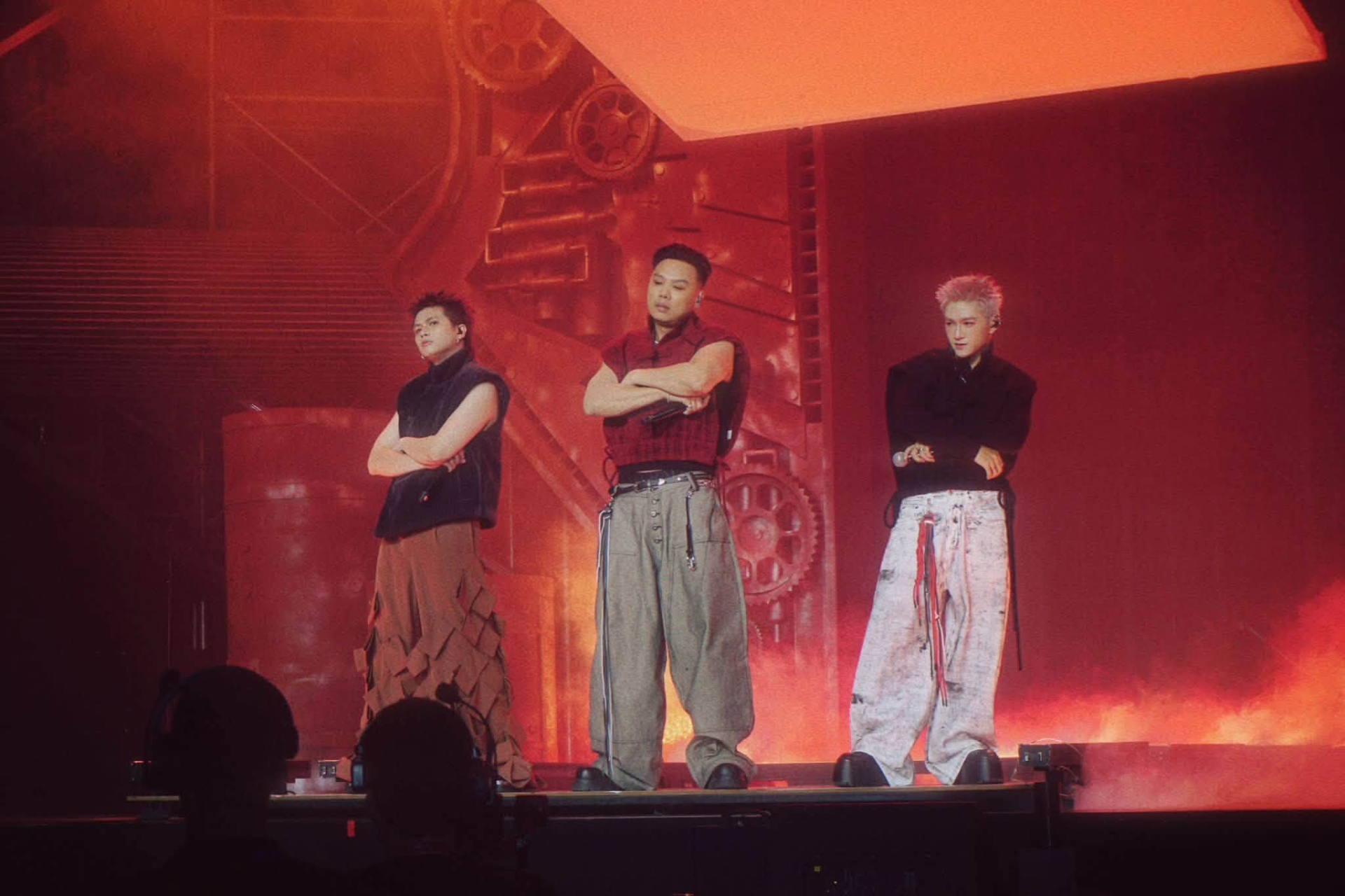 S&acirc;n khấu lội ngược d&ograve;ng ngoạn mục của show Ch&ocirc;ng Gai: Nghe lần đầu biết lu&ocirc;n l&yacute; do top 1- Ảnh 3.