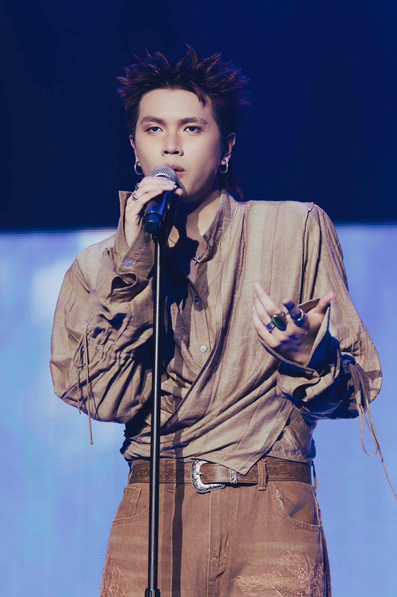 S&acirc;n khấu lội ngược d&ograve;ng ngoạn mục của show Ch&ocirc;ng Gai: Nghe lần đầu biết lu&ocirc;n l&yacute; do top 1- Ảnh 6.