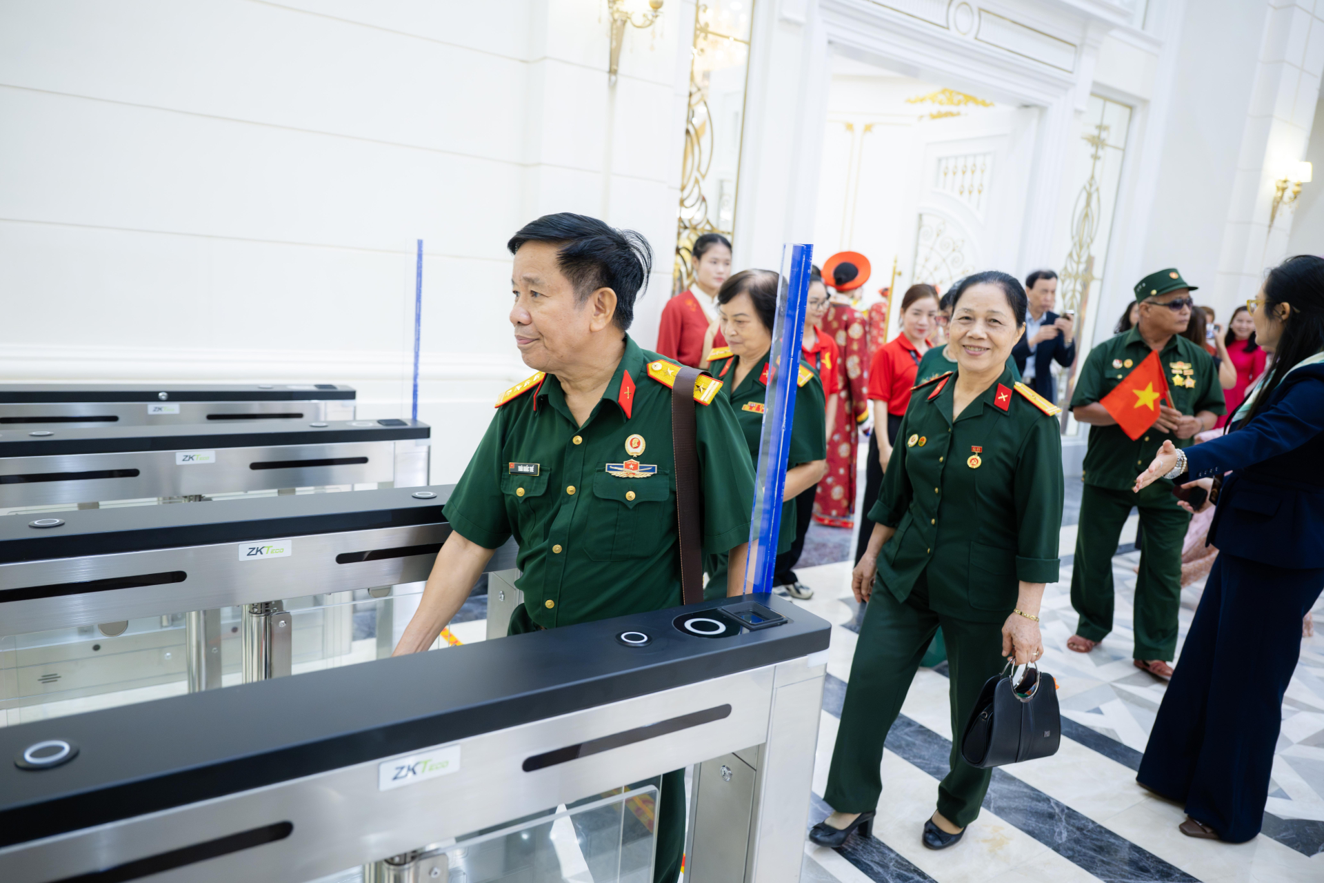 10.000 giờ khổ luyện của Đất Nước Thi&ecirc;n H&ugrave;ng Ca: Diễn vi&ecirc;n l&ecirc;n s&acirc;n khấu hơn 2 ph&uacute;t nhưng phải tập trung 200%, chạy chậm 1s cũng g&acirc;y th&oacute;t tim - Ảnh 15.