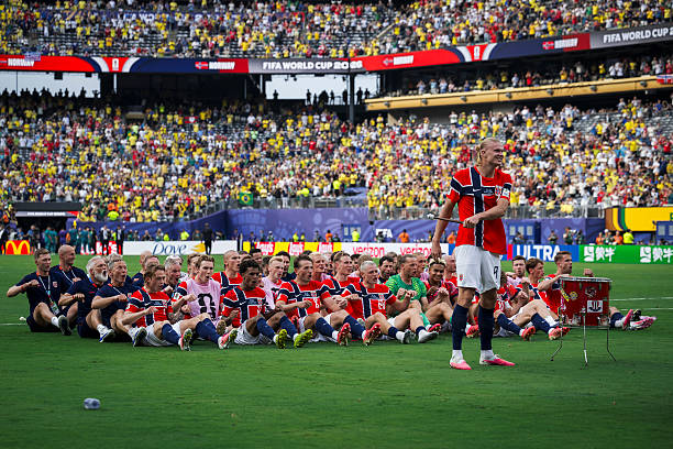 Na Uy kh&eacute;p lại m&ugrave;a h&egrave; ở Bắc Mỹ: World Cup đẹp hơn v&igrave; c&oacute; vũ điệu Viking ch&egrave;o thuyền v&agrave; cả "vựa muối" Haaland- Ảnh 6.