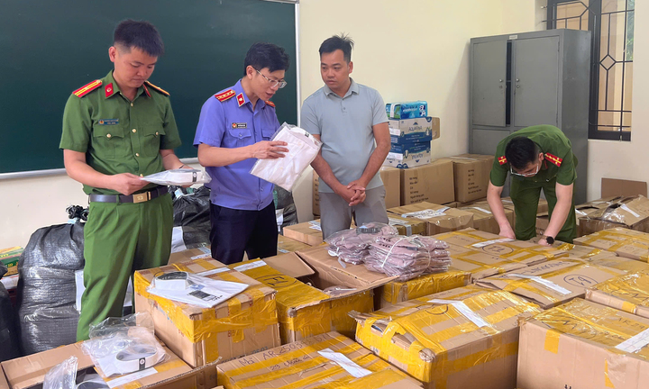 Khởi tố chủ đường d&acirc;y sản xuất 16.000 sản phẩm giả thương hiệu thời trang Owen- Ảnh 2.