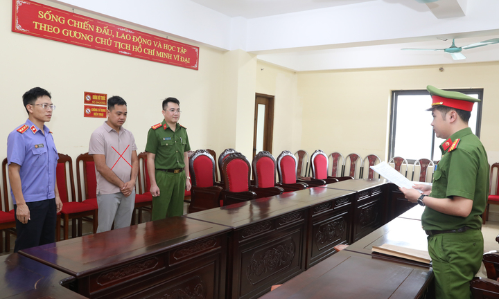 Khởi tố chủ đường d&acirc;y sản xuất 16.000 sản phẩm giả thương hiệu thời trang Owen- Ảnh 1.