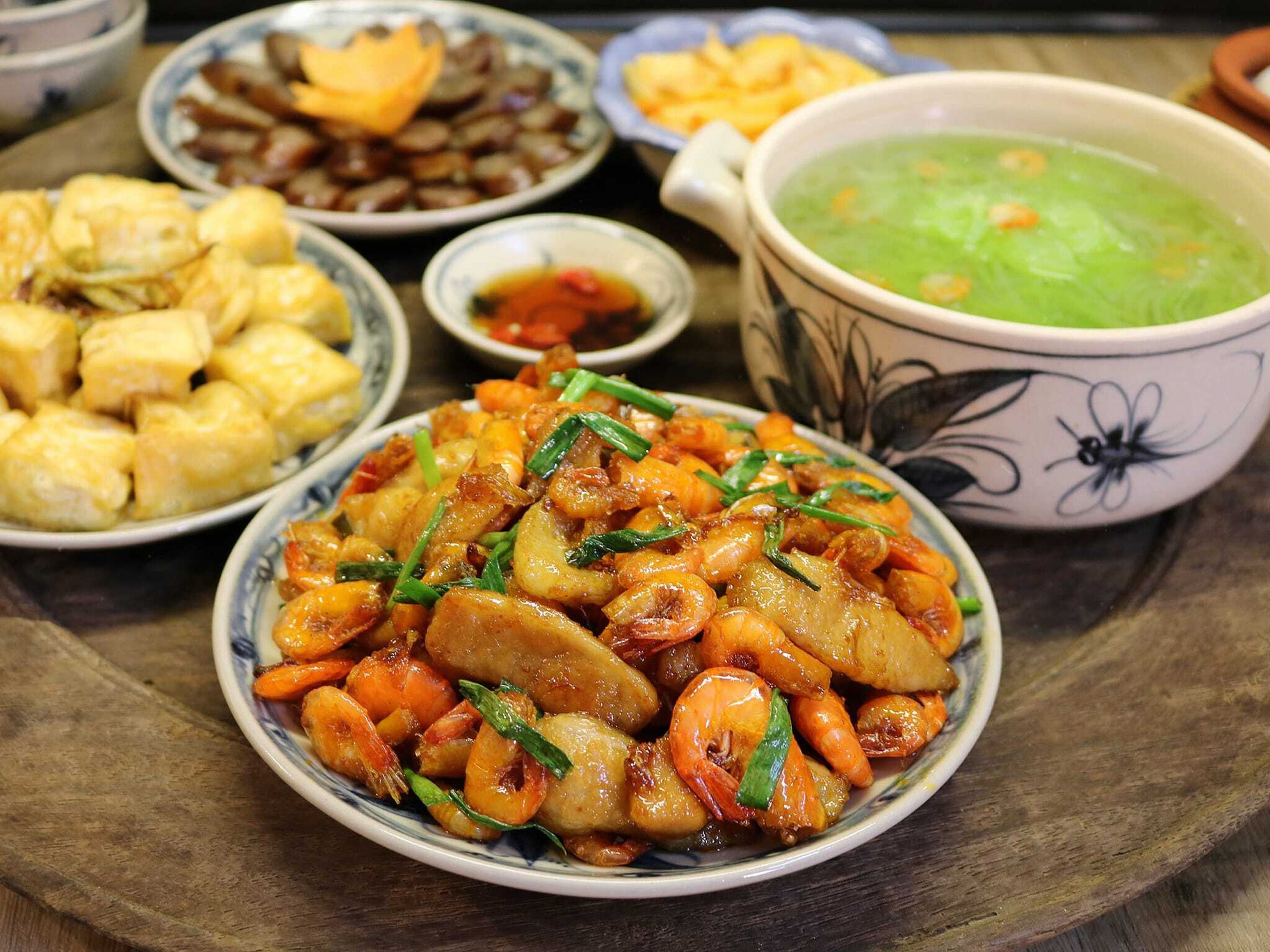 "Nh&acirc;n s&acirc;m dưới nước" v&agrave;o m&ugrave;a th&aacute;ng 7: Chuy&ecirc;n gia khuy&ecirc;n n&ecirc;n ăn để bồi bổ sức khỏe - Ảnh 3.