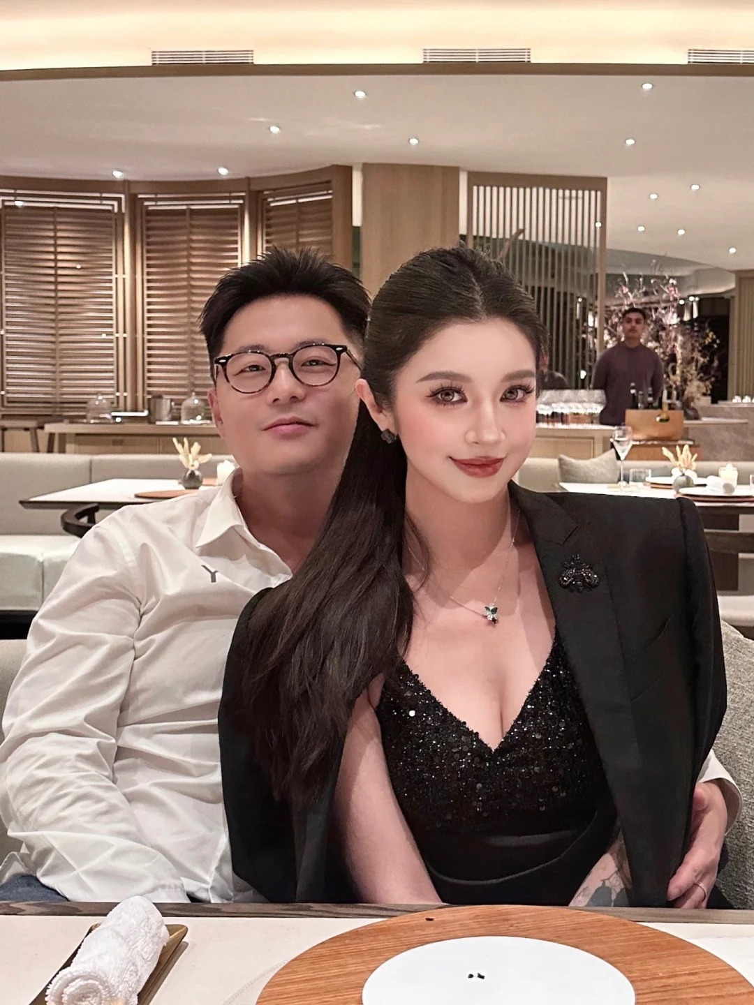 Chủ tiệm b&aacute;nh c&oacute; thu nhập 3,8 tỷ/năm: Lấy chồng hơn 16 tuổi c&oacute; con ri&ecirc;ng, tuy&ecirc;n bố kh&ocirc;ng hối hận- Ảnh 7.