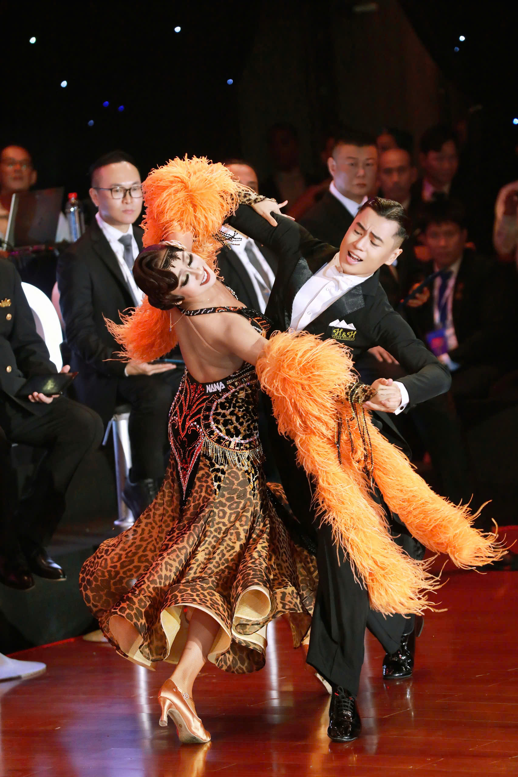 "Vì màu cờ Tổ quốc": Cặp VĐV dancesport Anh Minh - Trường Xuân xúc động sau hành trình rực rỡ giành 2 HCV châu Á ngay trên sân nhà- Ảnh 3.