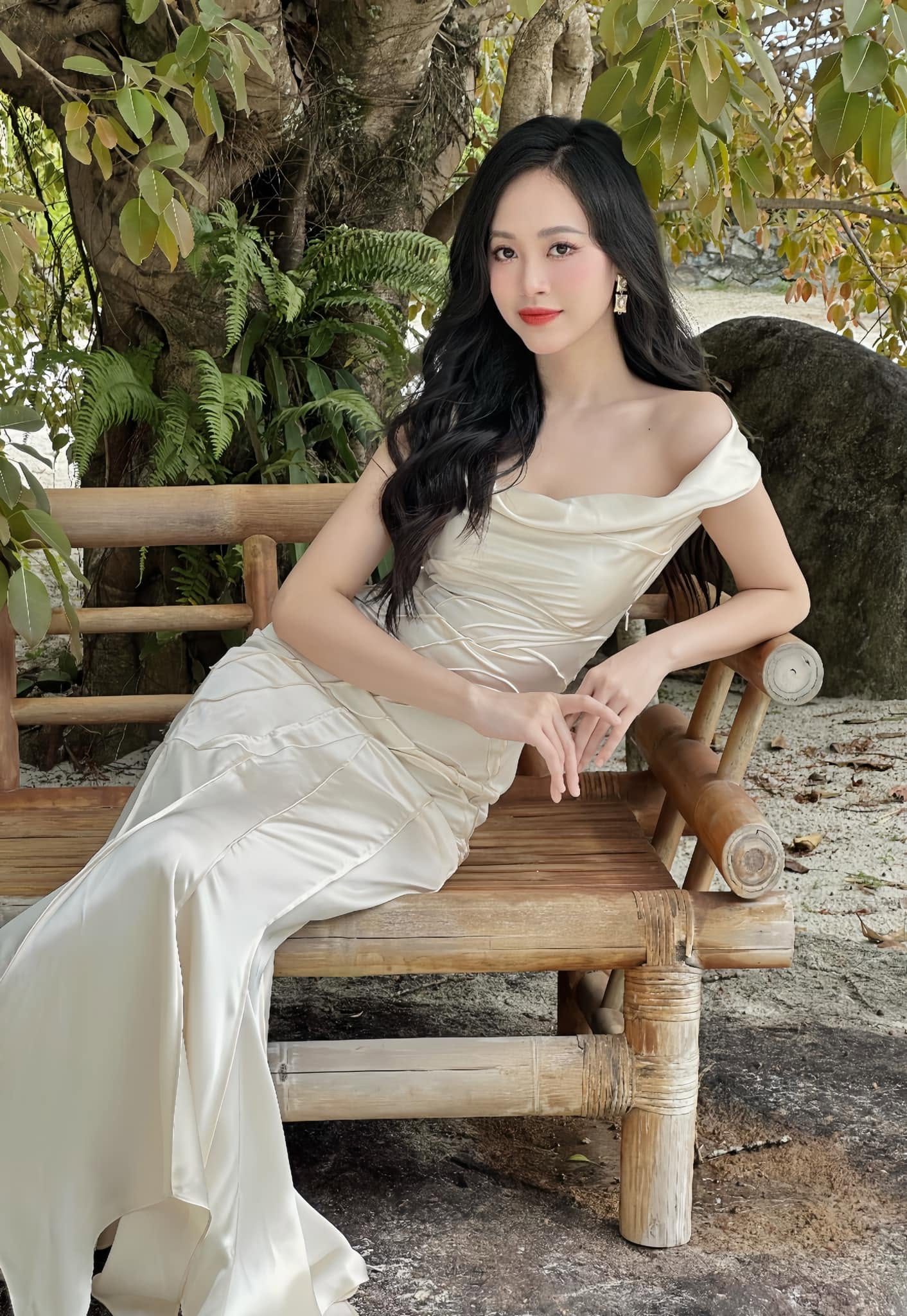 Showbiz Việt c&oacute; &Aacute; hậu xinh đẹp, học vấn khủng "mất t&iacute;ch" suốt 1 năm m&agrave; chẳng ai nhận ra! - Ảnh 6.