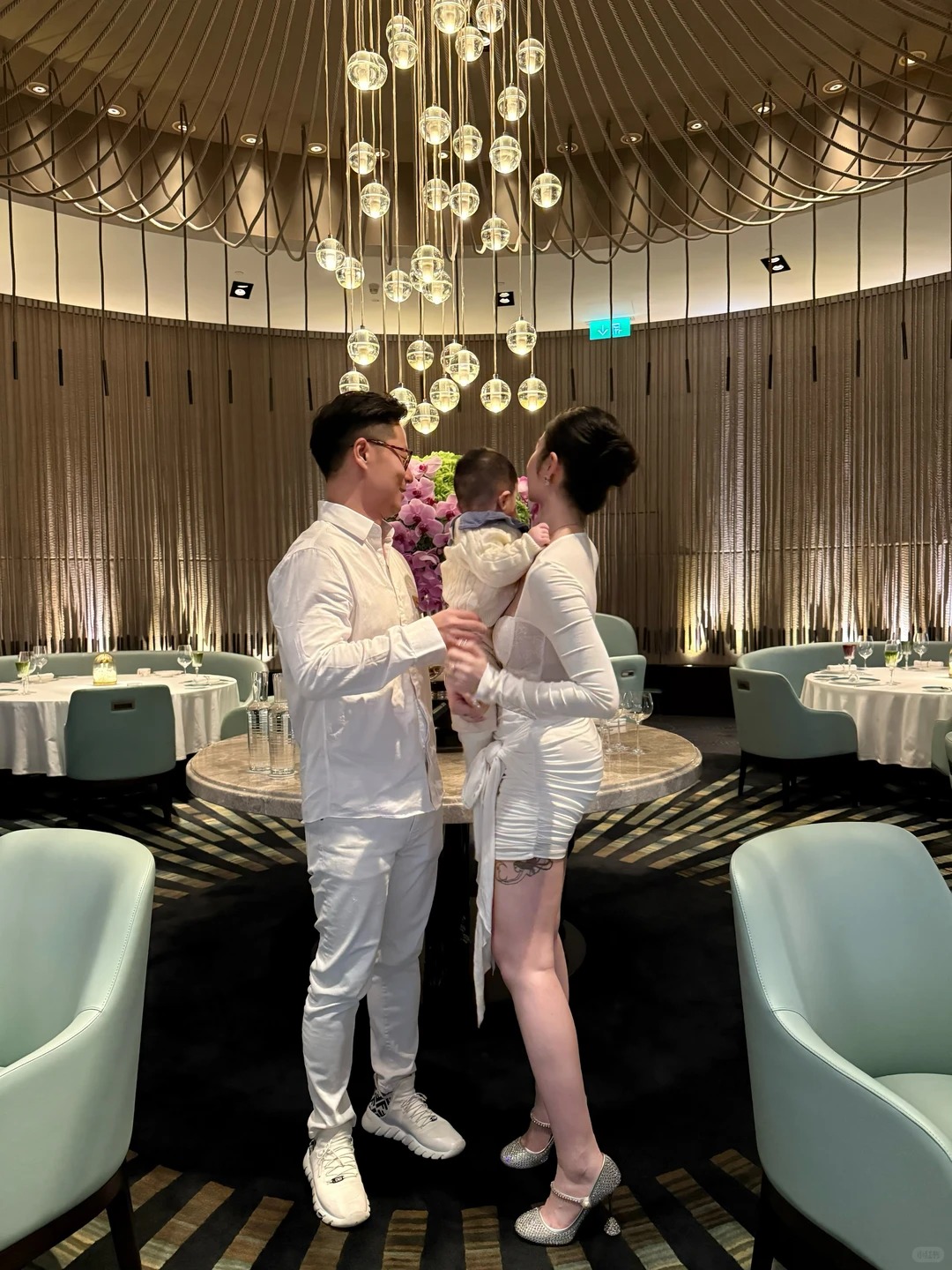 Chủ tiệm b&aacute;nh c&oacute; thu nhập 3,8 tỷ/năm: Lấy chồng hơn 16 tuổi c&oacute; con ri&ecirc;ng, tuy&ecirc;n bố kh&ocirc;ng hối hận- Ảnh 3.