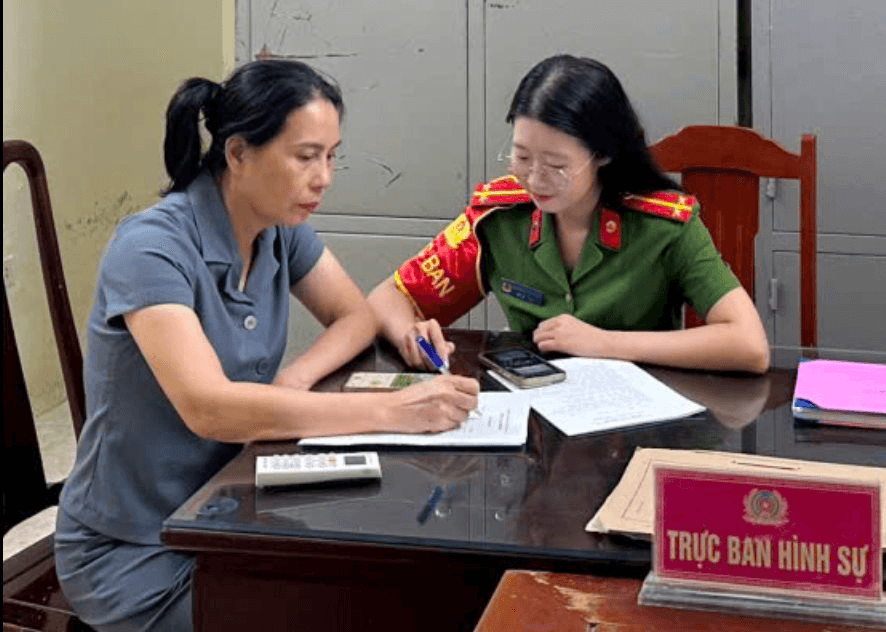 Ph&aacute;t hiện một t&agrave;i khoản Vietcombank ph&aacute;t sinh giao dịch chuyển khoản 400 triệu đồng, c&ocirc;ng an khẩn trương r&agrave; so&aacute;t dữ liệu- Ảnh 1.