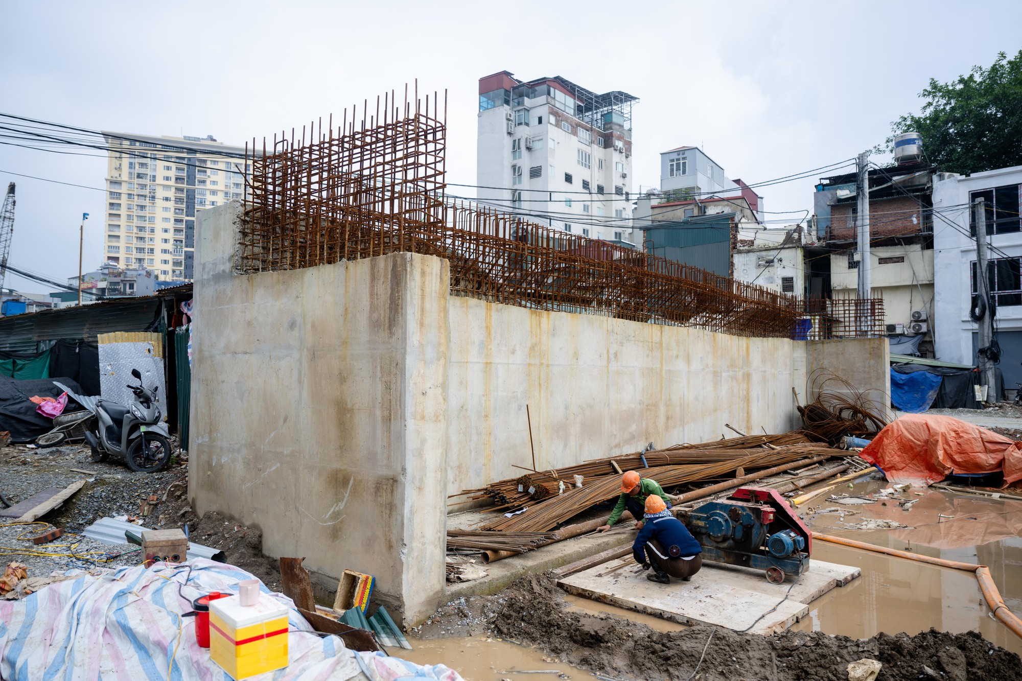 Cận cảnh c&ocirc;ng trường V&agrave;nh đai 1 đoạn Ho&agrave;ng Cầu - Voi Phục trong giai đoạn nước r&uacute;t, mục ti&ecirc;u th&ocirc;ng xe trước dịp 2/9- Ảnh 12.