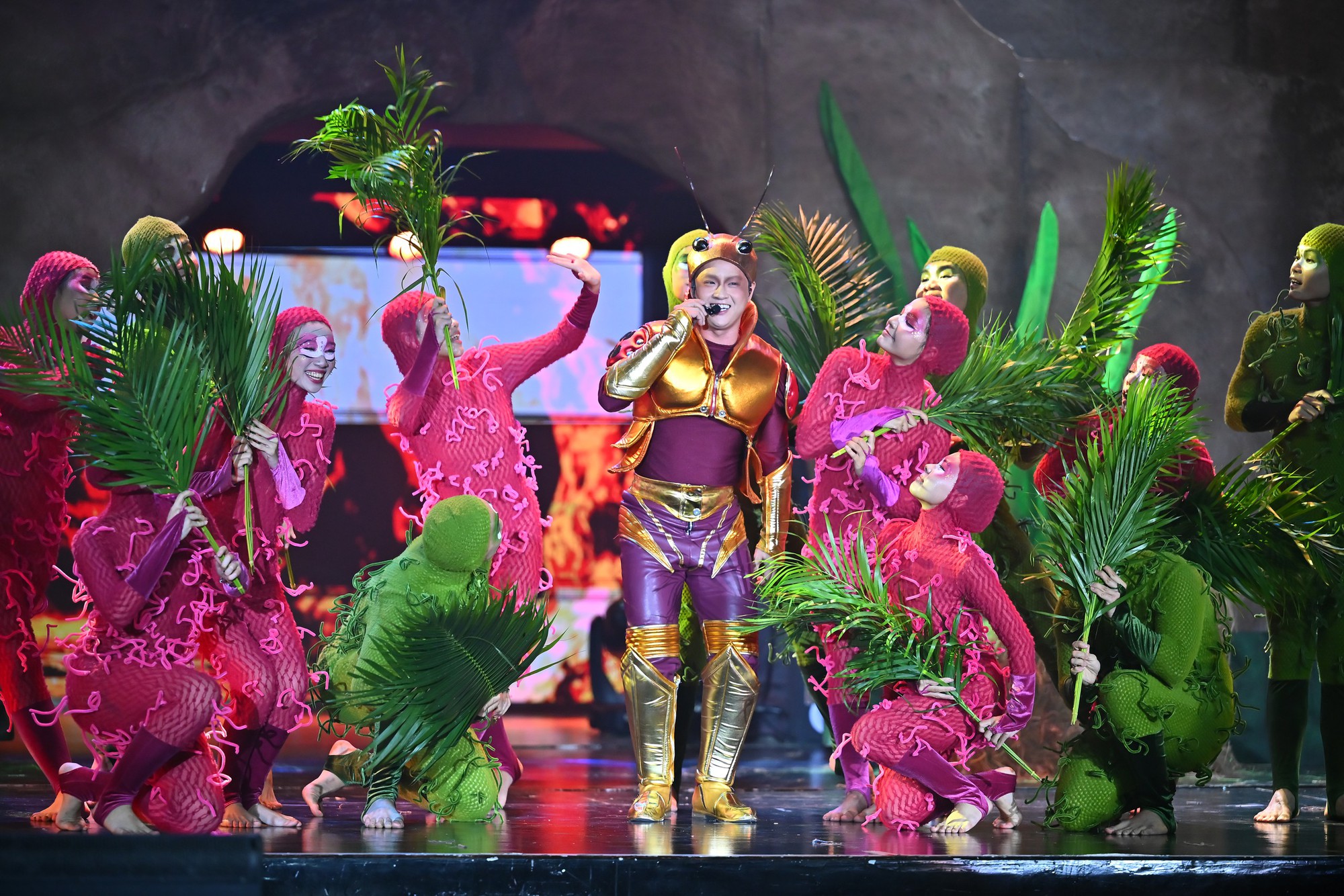 Anh Trai l&agrave; &ldquo;ngoại lệ&rdquo; của show Ch&ocirc;ng Gai: Bỏ nghề gi&aacute;o đi h&aacute;t 20 năm, bảo chứng t&agrave;i năng l&agrave;m xiếc cũng c&acirc;n trọn- Ảnh 9.