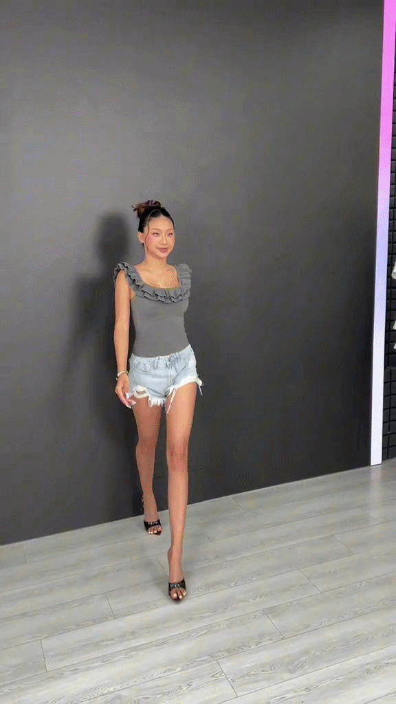 Clip Louis Phạm catwalk: Chiều cao c&oacute; hạn nhưng tự tin dư thừa- Ảnh 4.