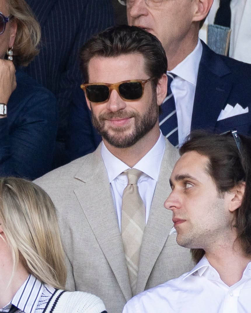 Lóa mắt dàn sao tề tựu trên khán đài Wimbledon: "Thiên nga Úc" rạng rỡ bên bà trùm thời trang, Tom Hiddleston - Liam Hemsworth bảnh hết chỗ chê- Ảnh 11.